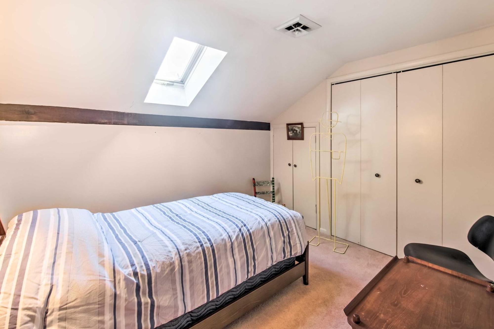 Runningwater Apartment In Lancaster With Deck Bagian luar foto
