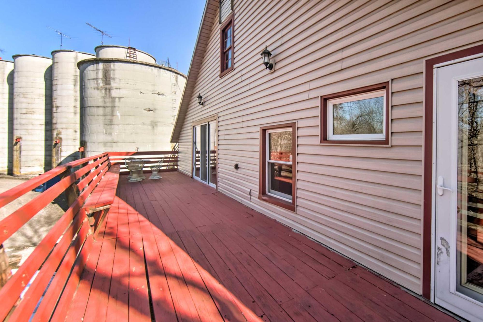 Runningwater Apartment In Lancaster With Deck Bagian luar foto