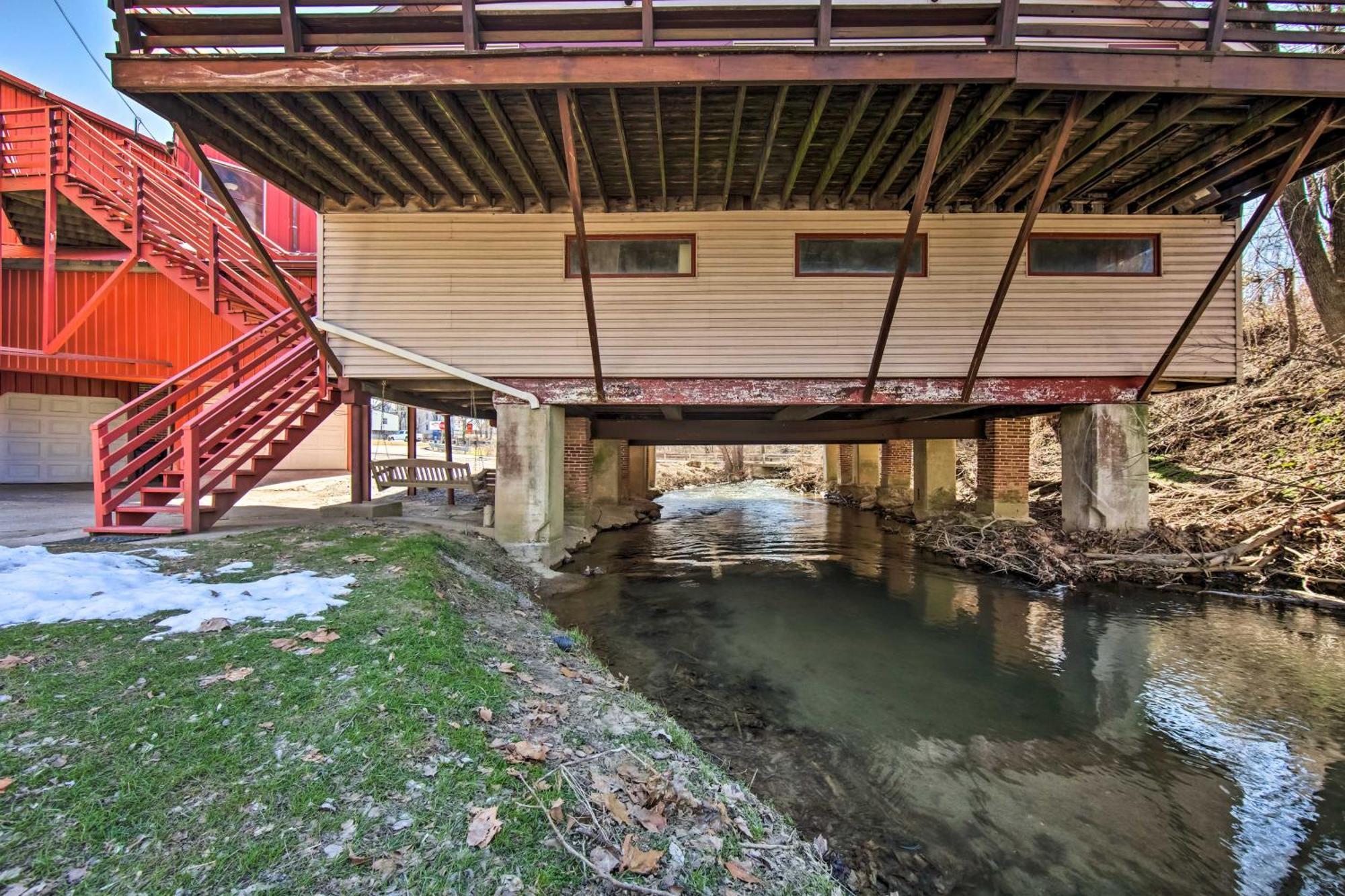 Runningwater Apartment In Lancaster With Deck Bagian luar foto