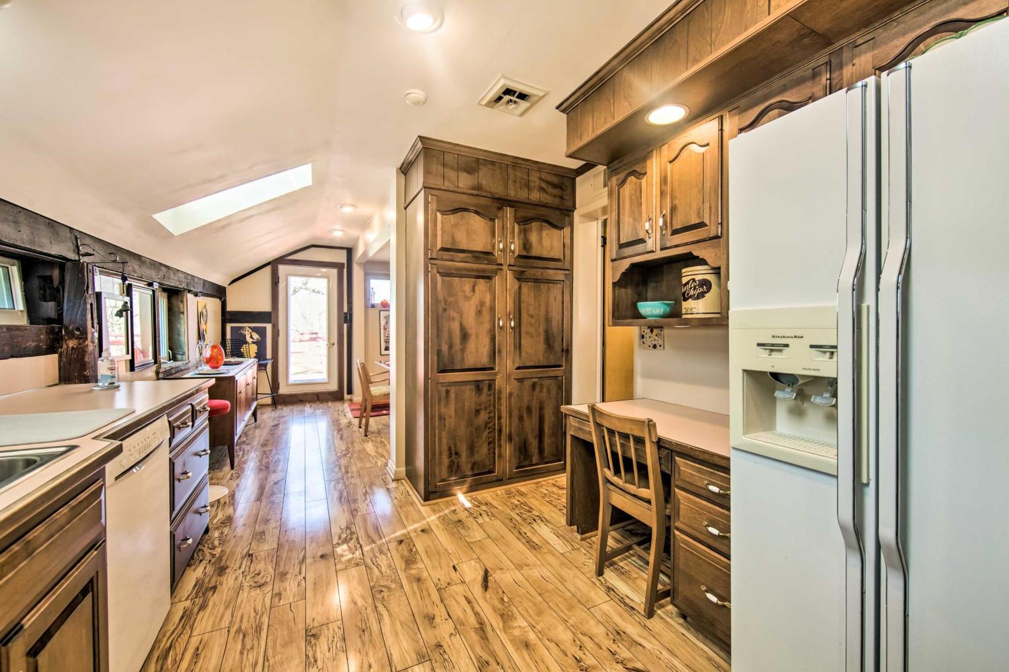 Runningwater Apartment In Lancaster With Deck Bagian luar foto